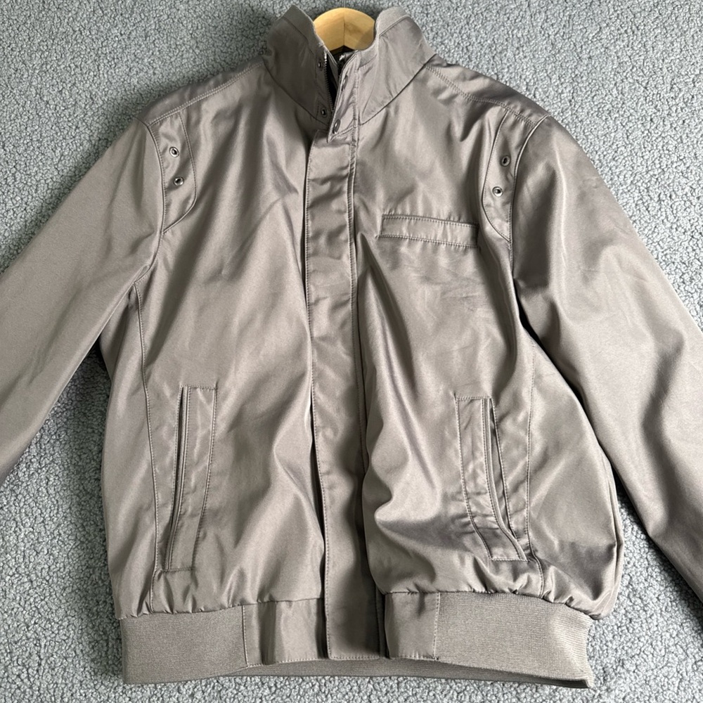 Calvin Klein Mens Softshell Water Resistant Wind Protection Brown Jacket Medium.